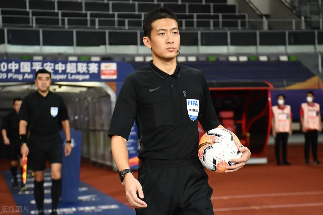 冲刺阶段欧篮联焦点战，本菲卡远射贴柱，质疑声仍在，细节决定成败的简单介绍