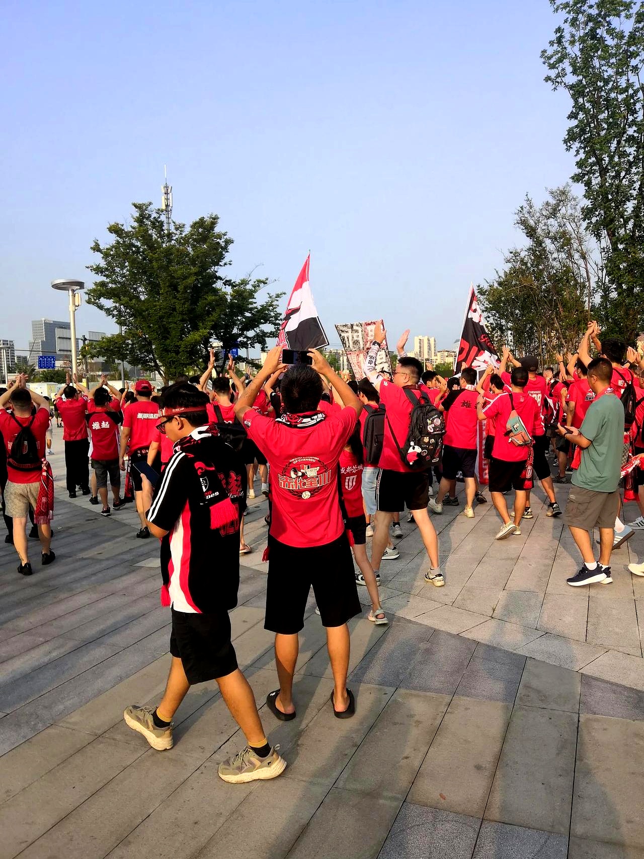 包含国王杯今夜走向成谜，成都蓉城内部沟通，信心回归，控场能力受关注的词条-爱游戏